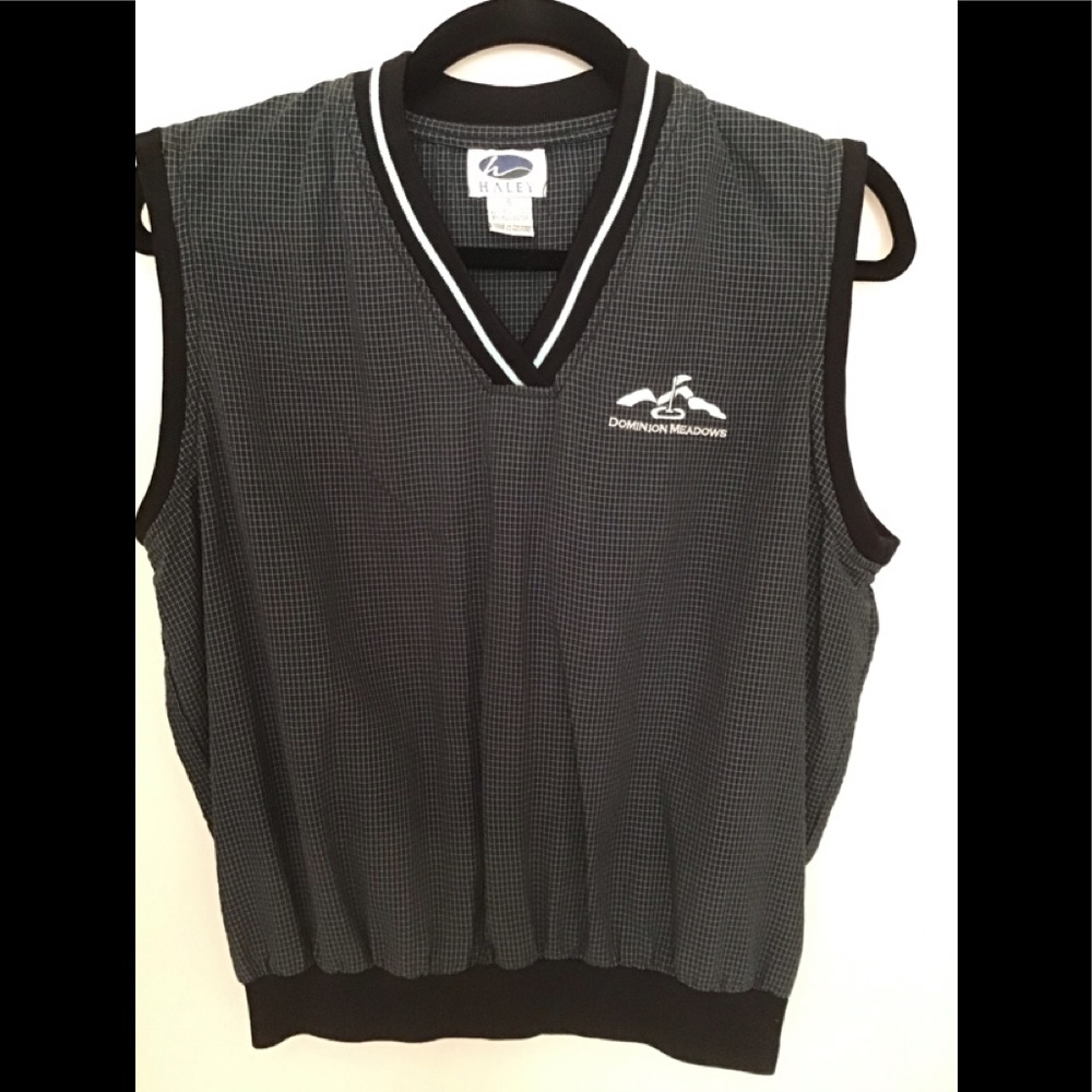 Ladies Golf Wind Vest, Logo is Dominion Meadows